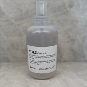 Davines VOLU hair mist 8.45 fl oz